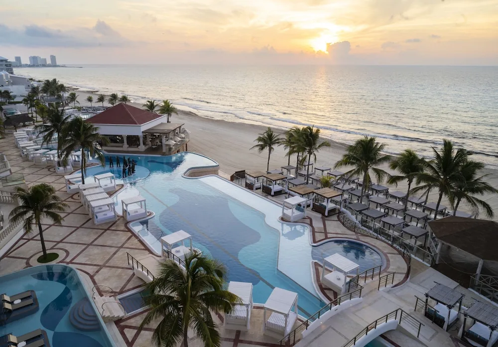 Hyatt Zilara Cancun adults-only all-inclusive resort in Cancun Hotel Zone with oceanfront pools and beachfront location.