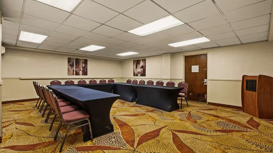 Hibiscus Room Venue at Best Western The Plaza Hotel Honolulu Airport
