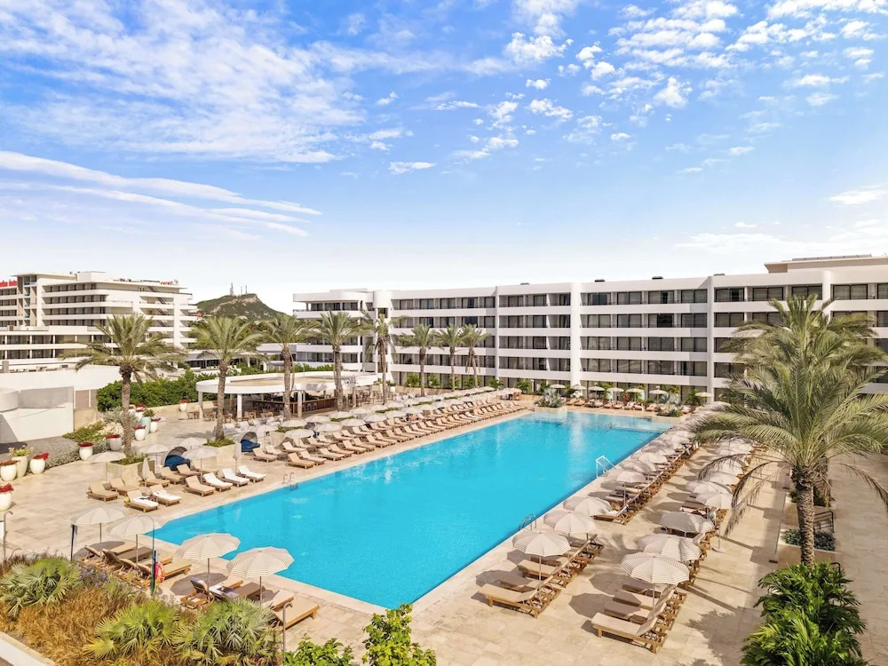 The Rif at Mangrove Beach Corendon Curacao all-inclusive resort with modern rooms and beach access