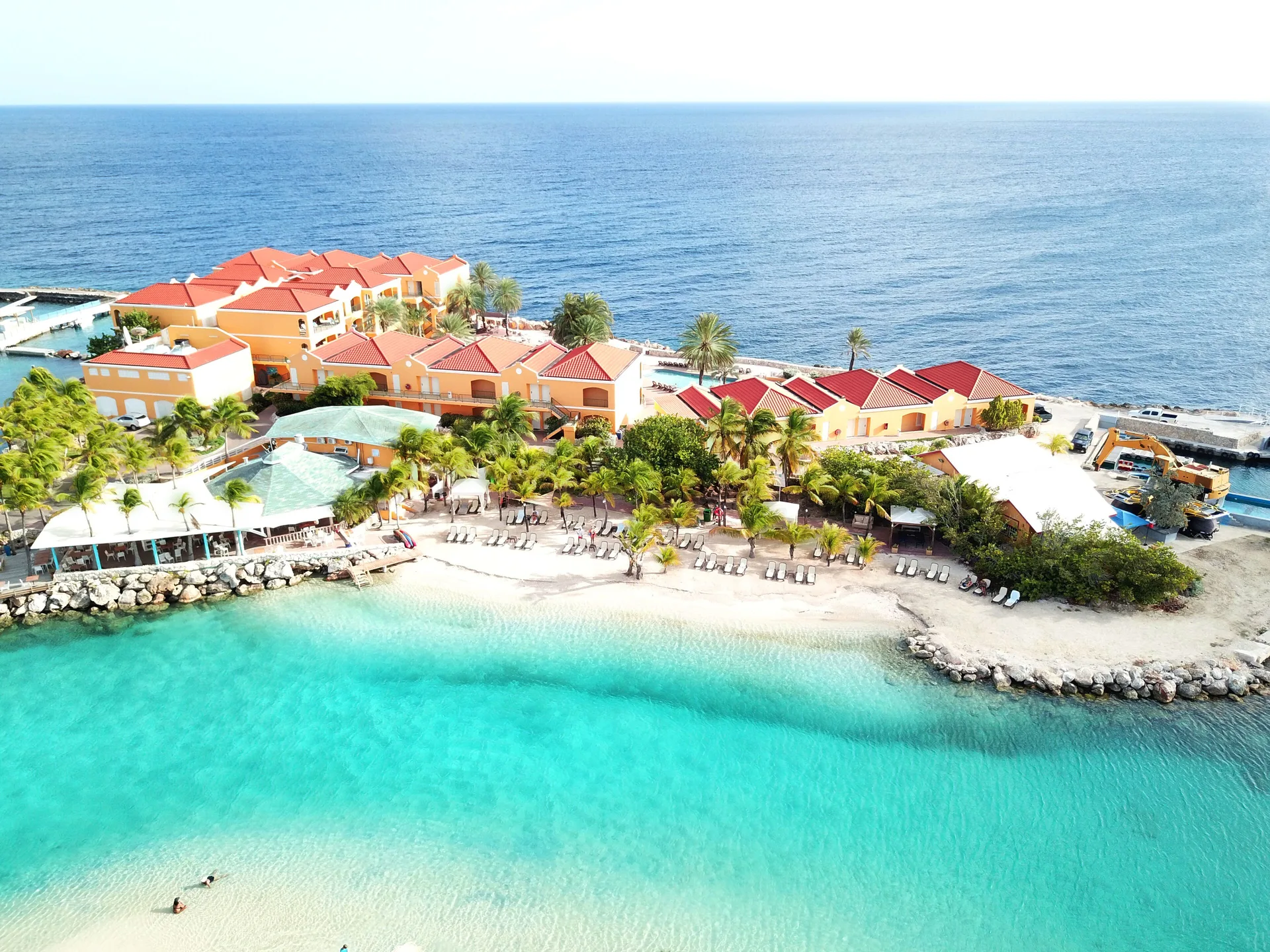 The Royal Sea Aquarium Resort oceanfront family resort with lagoon setting and Sea Aquarium location