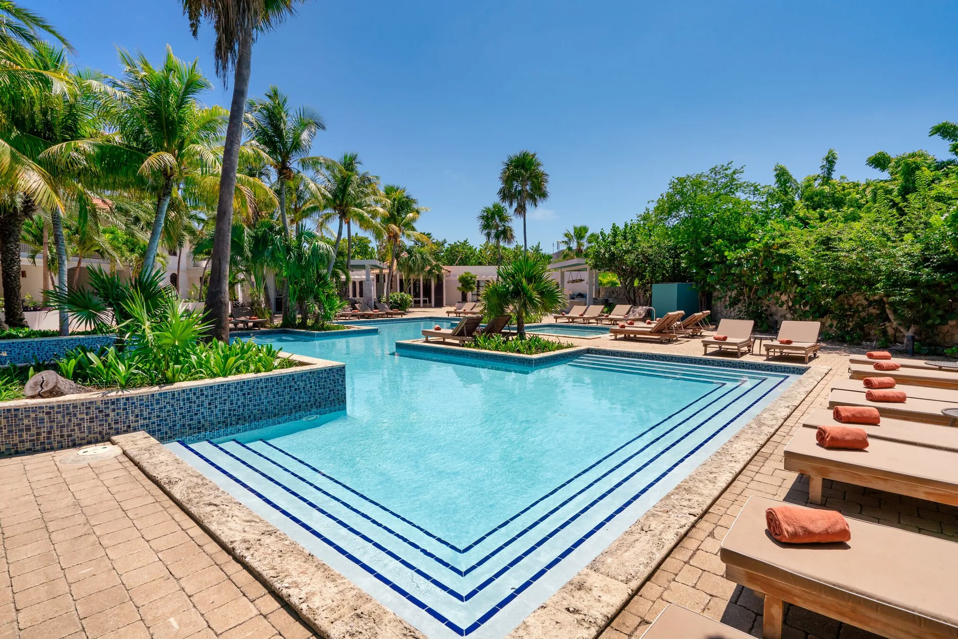 Zoetry Curaçao Resort and Spa boutique all-inclusive resort with wellness focus and relaxed tropical setting
