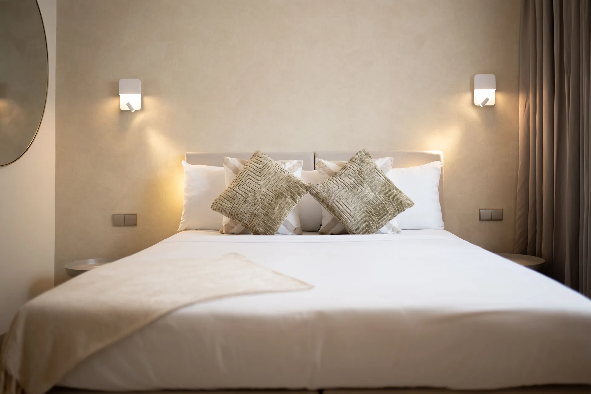 Ocean Front Luxury Apartment 2 Bedroom bed at Blue Bay Curacao Golf & Beach Resort.