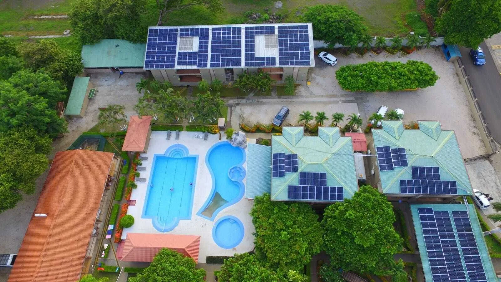 Hotel and Villas Huetares Playa Hermosa hotel with tropical gardens and family-friendly pool