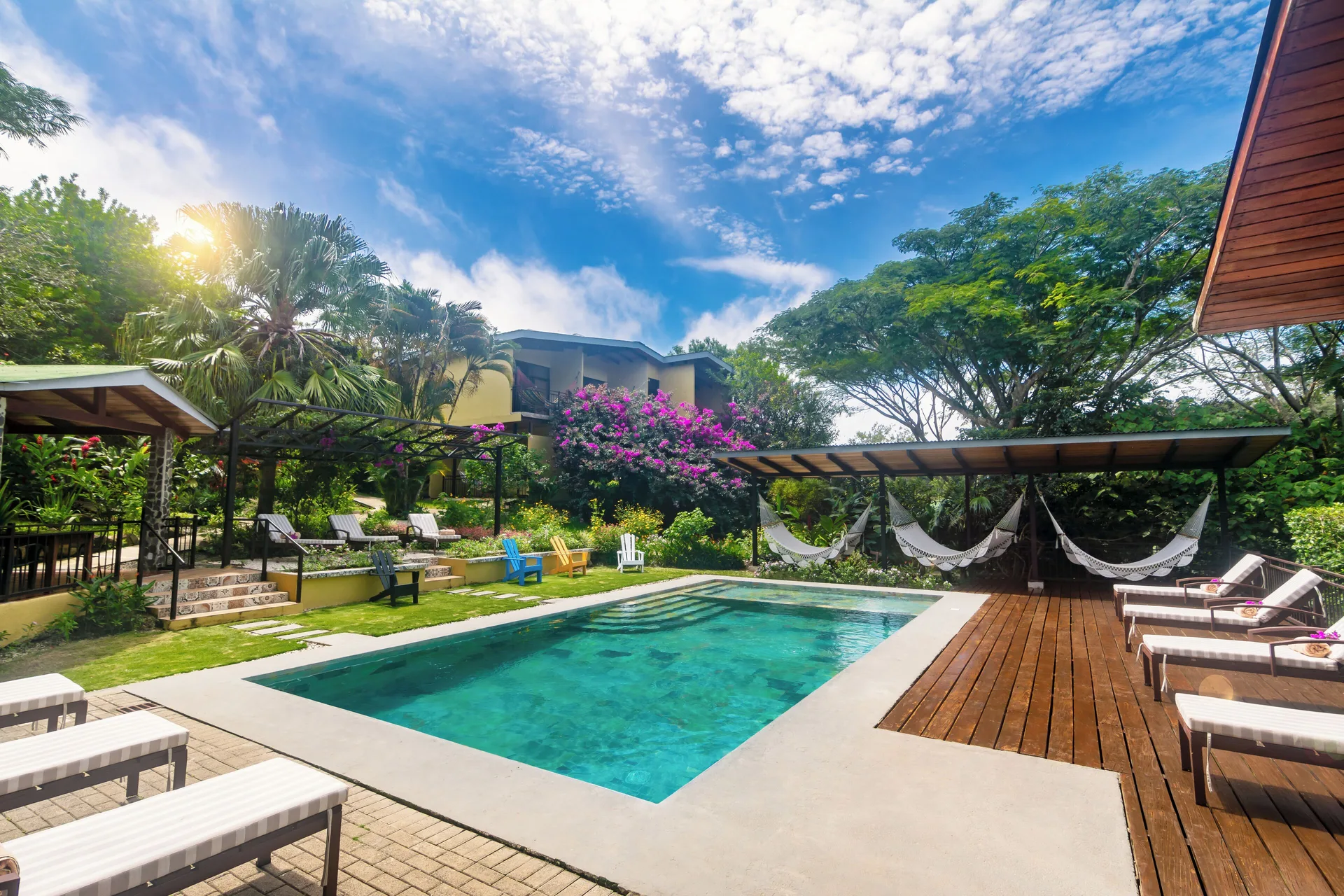 Rinconcito Lodge nature lodge near Rincon de la Vieja with rustic rooms and volcano views