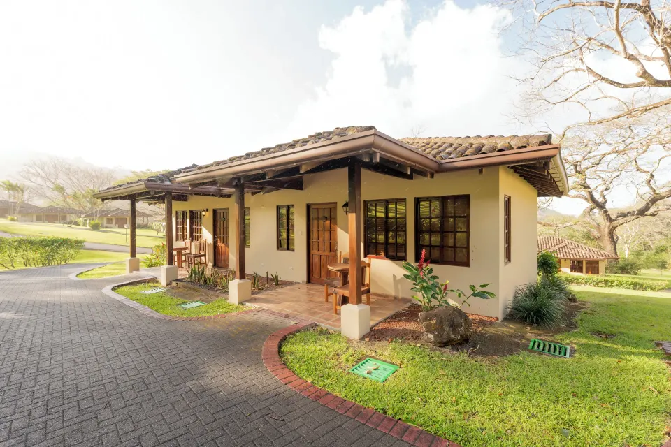 Exterior of Villa Terrace Garden View units at Borinquen Thermal Resort.