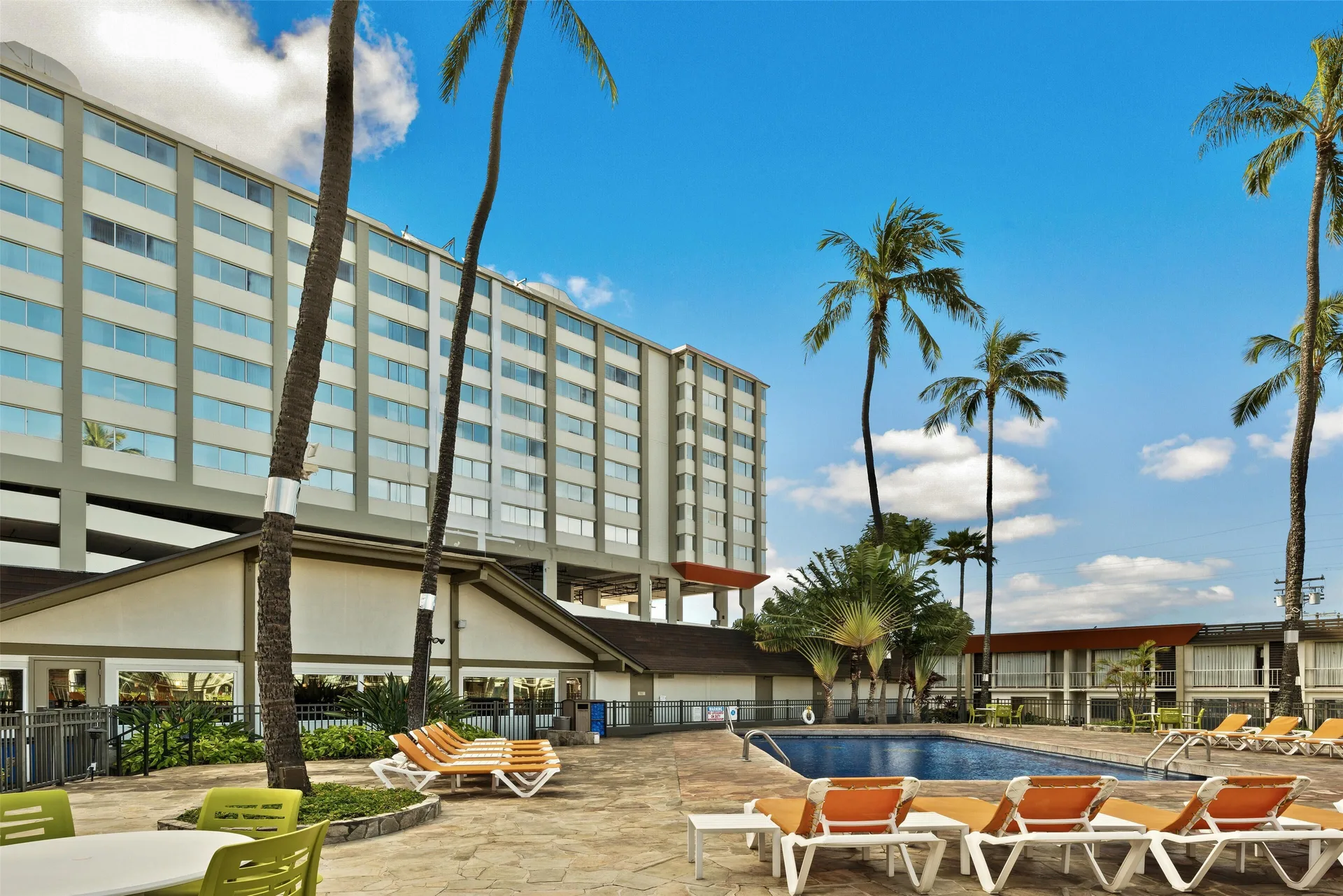 Best Western The Plaza Hotel Honolulu Airport with free breakfast and convenient HNL location