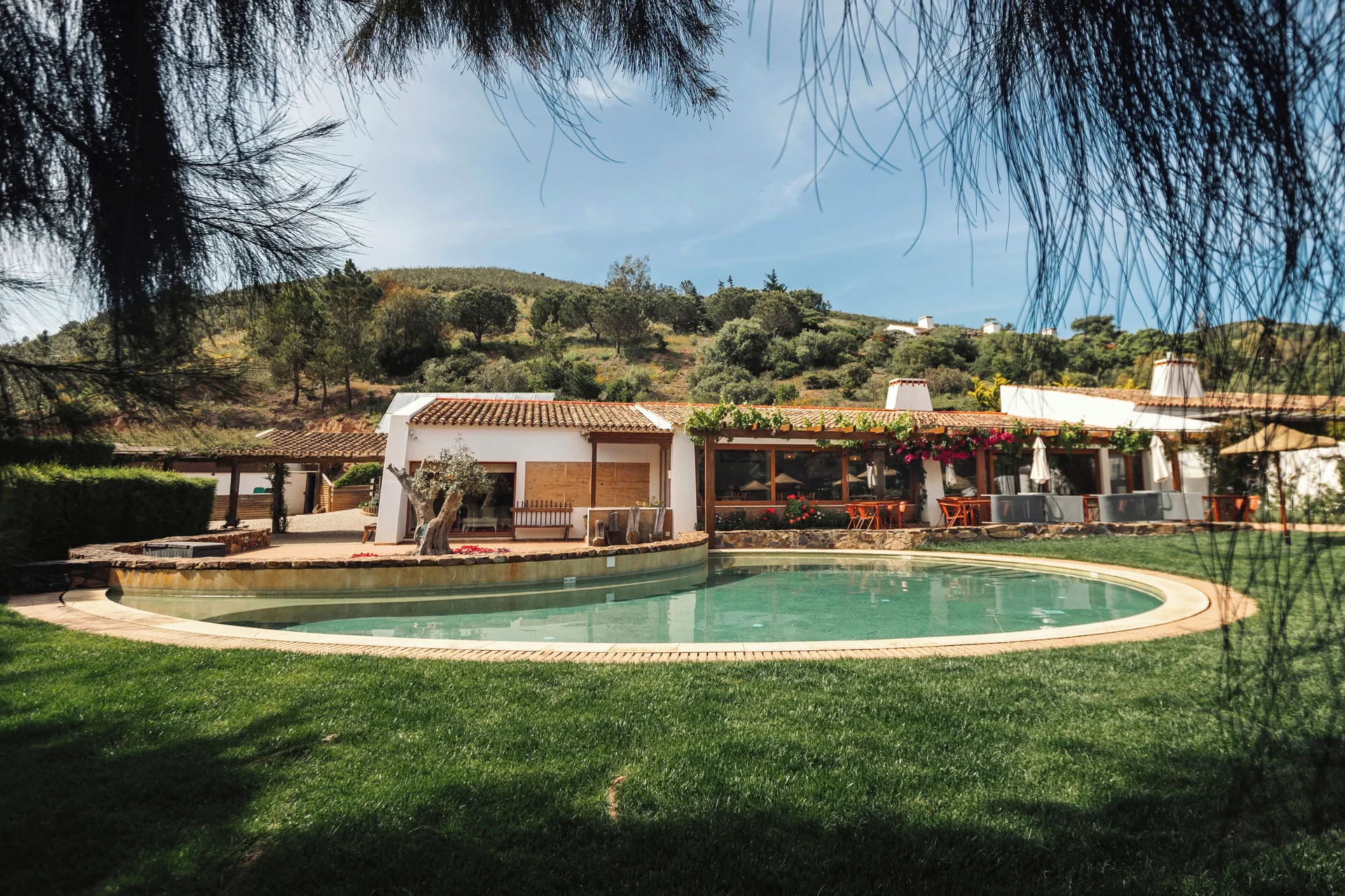 Monte da Vilarinha rural Algarve countryside retreat with rustic rooms nature views and relaxed farm-style atmosphere