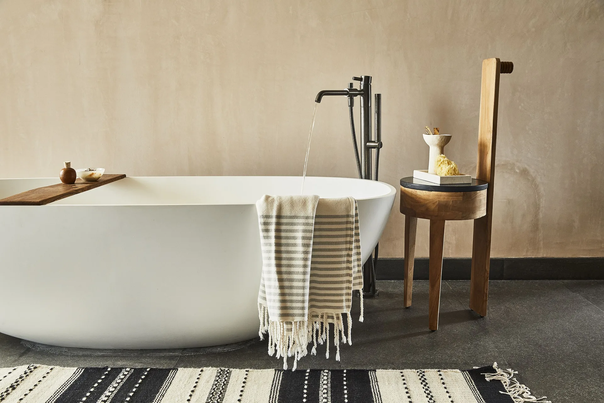 Freestanding bathtub in a Mangrove Studio bathroom at Etéreo, Auberge Collection.