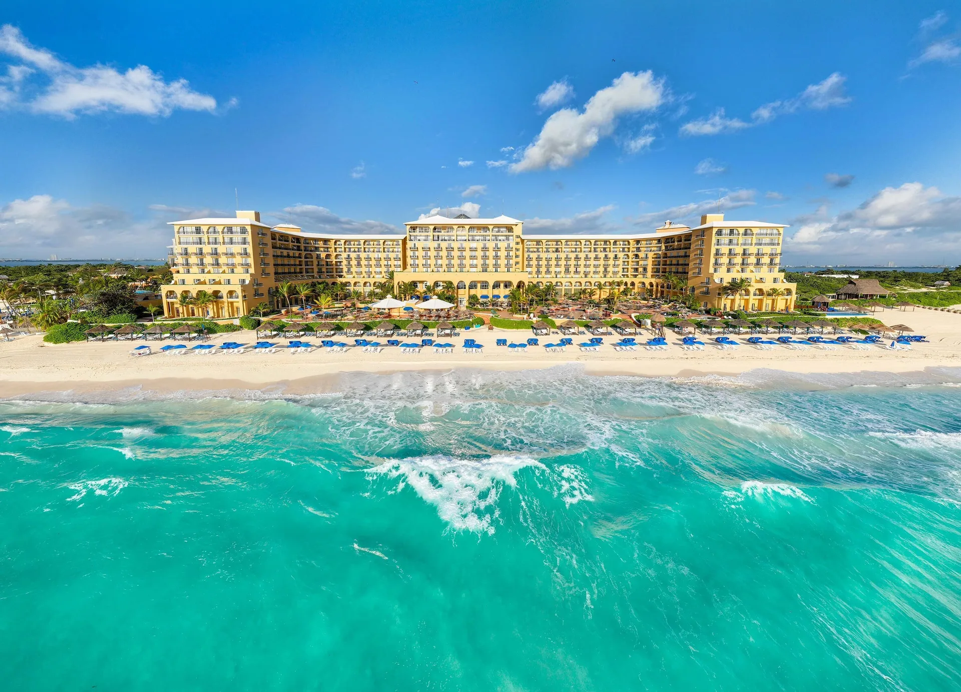 Kempinski Hotel Cancún luxury beachfront hotel with elegant service and Caribbean Sea views