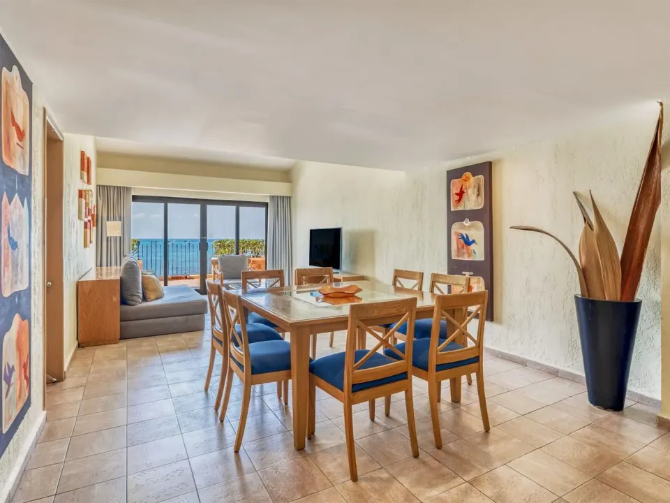 Master Suite 3 Bedroom Plus Official 1