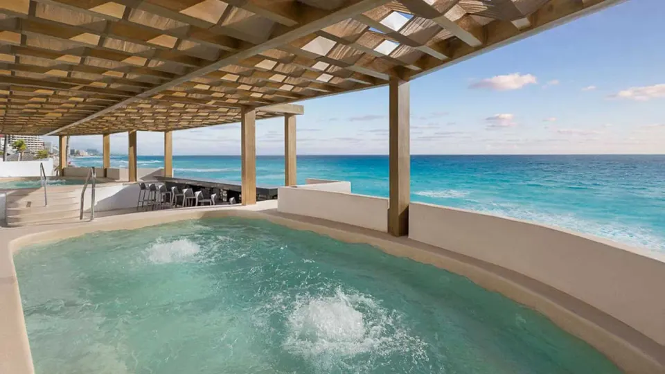 Inside the Deluxe Ocean View Room at GR Solaris Caribe — from the hotel's own gallery.