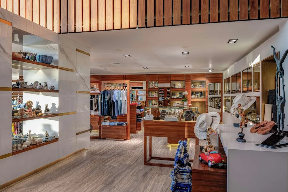 Boutique with clothing, jewelry, hats, and souvenirs at Grand Velas Los Cabos.