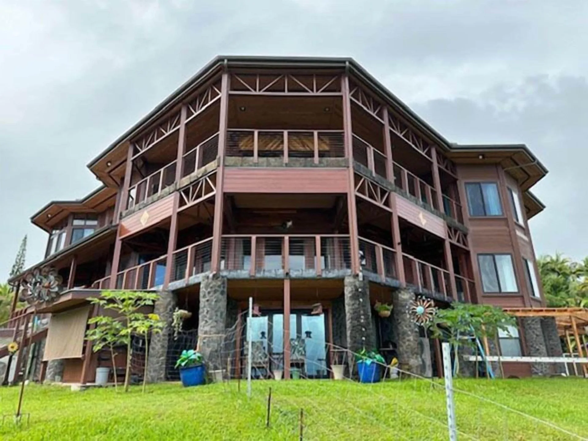 Hawaii Magic Skies Farmstay resort