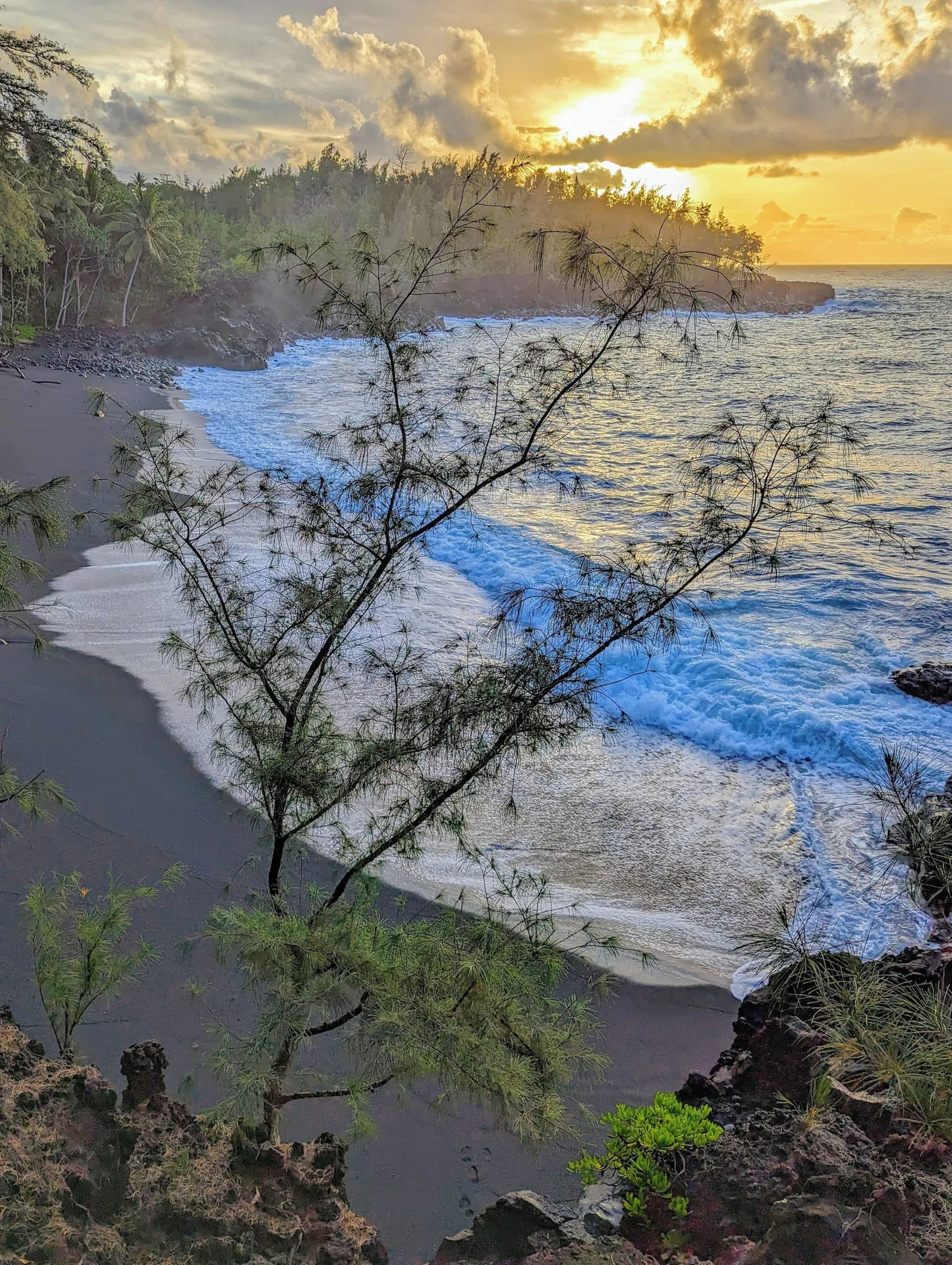 Kehena Mauka Nui LGBTQ Clothing Optional resort