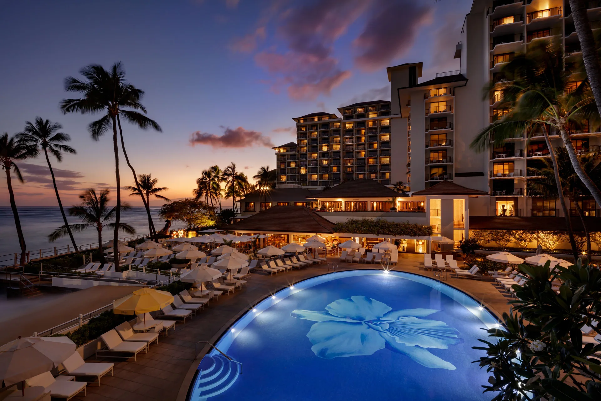 Halekulani luxury Waikiki beachfront resort with ocean views and refined island elegance