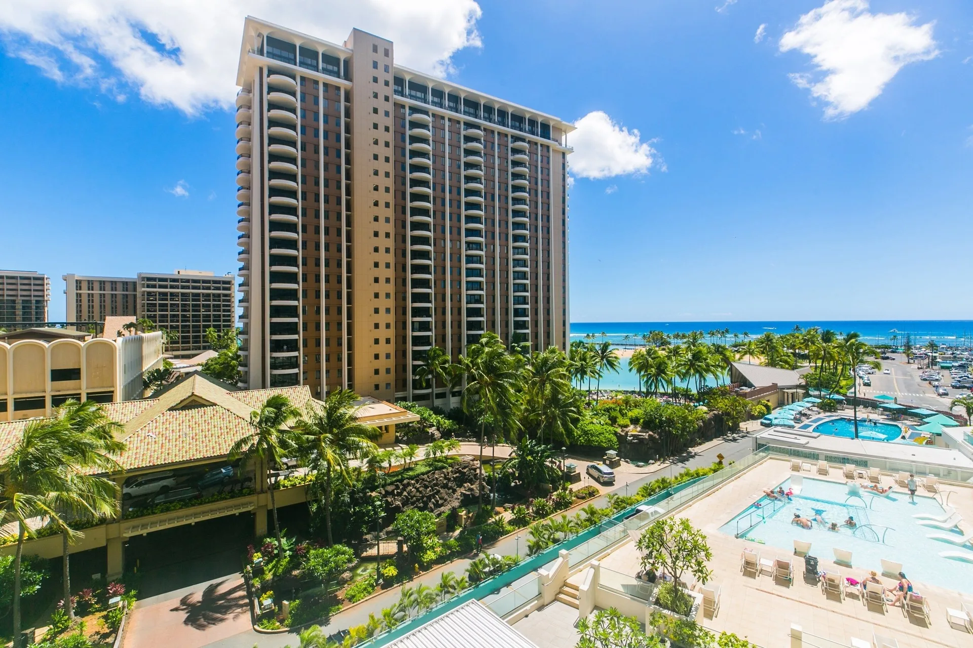 Ilikai Tower one bedroom Waikiki condo with lagoon view lanai and free wifi