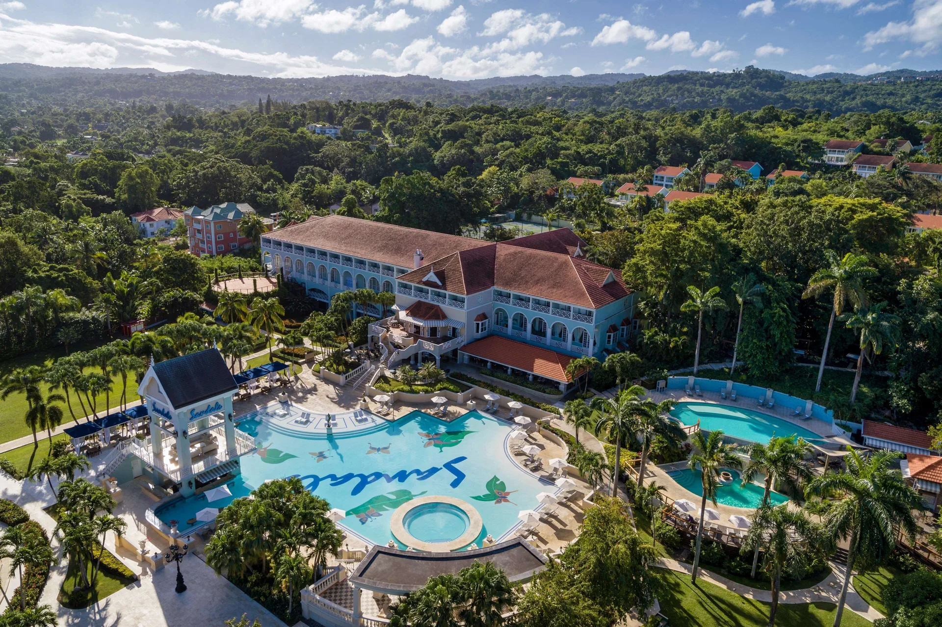 Sandals Ochi couples-only all-inclusive resort with lively atmosphere and expansive Ocho Rios grounds