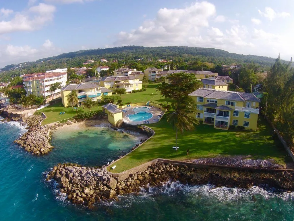 Sea Palms Holidays coastal Jamaican accommodation with ocean views and relaxed beach vacation setting