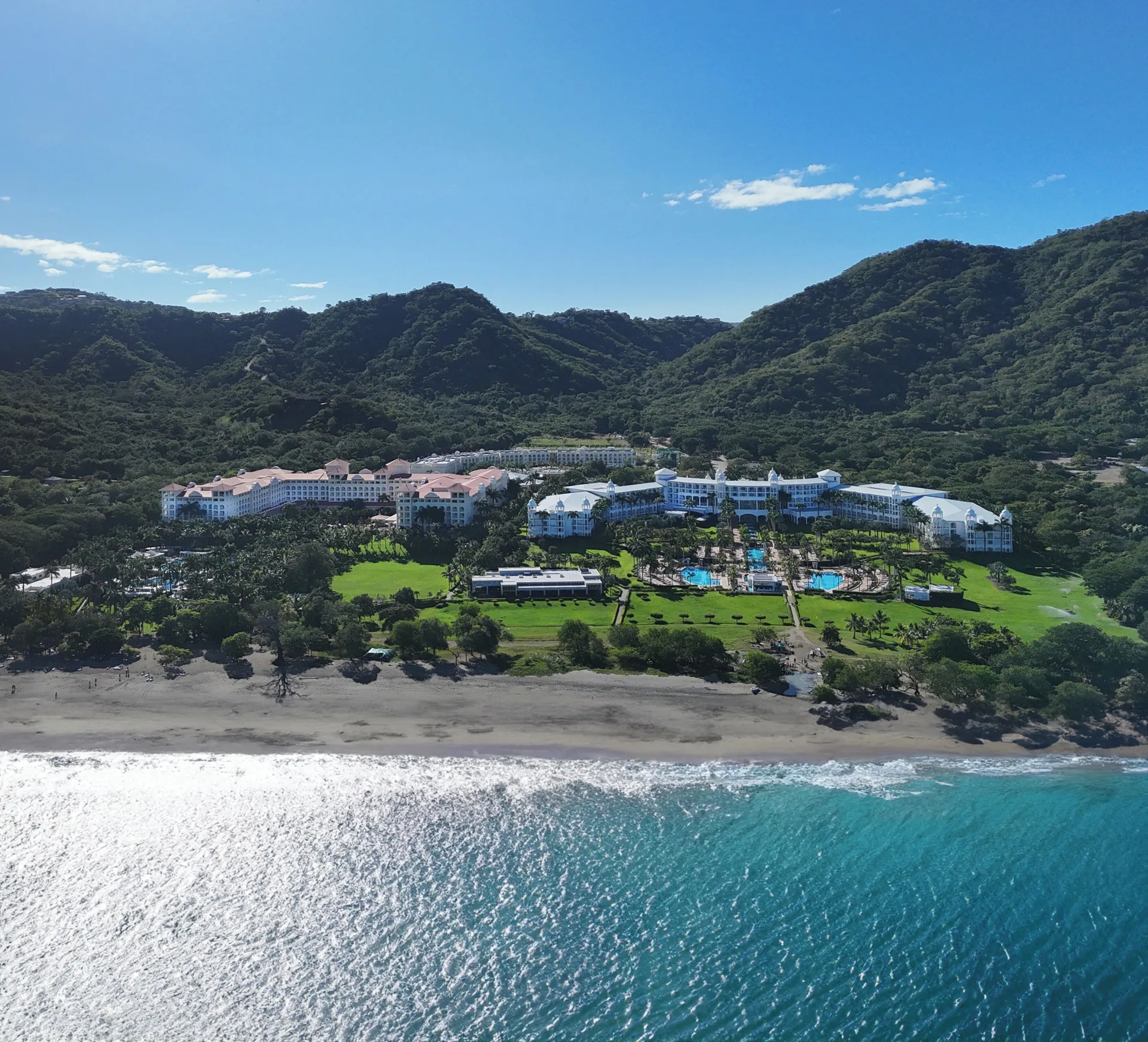 Hotel Riu Guanacaste family-friendly all-inclusive beach resort with water park access and pools