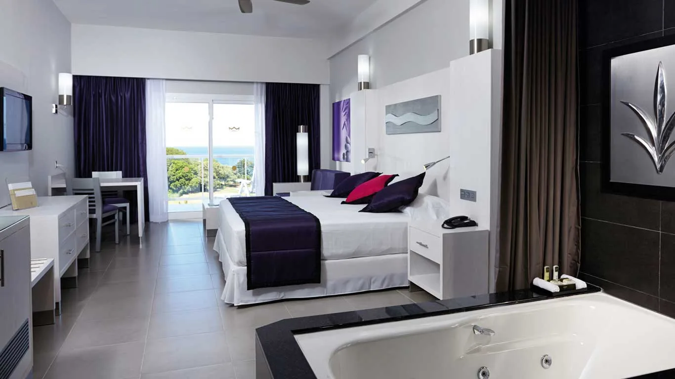 Family Suites Official 3