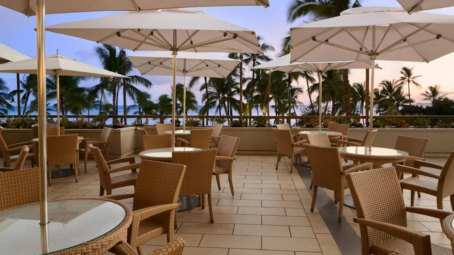 SHOR at Hyatt Regency Waikiki Beach Resort & Spa