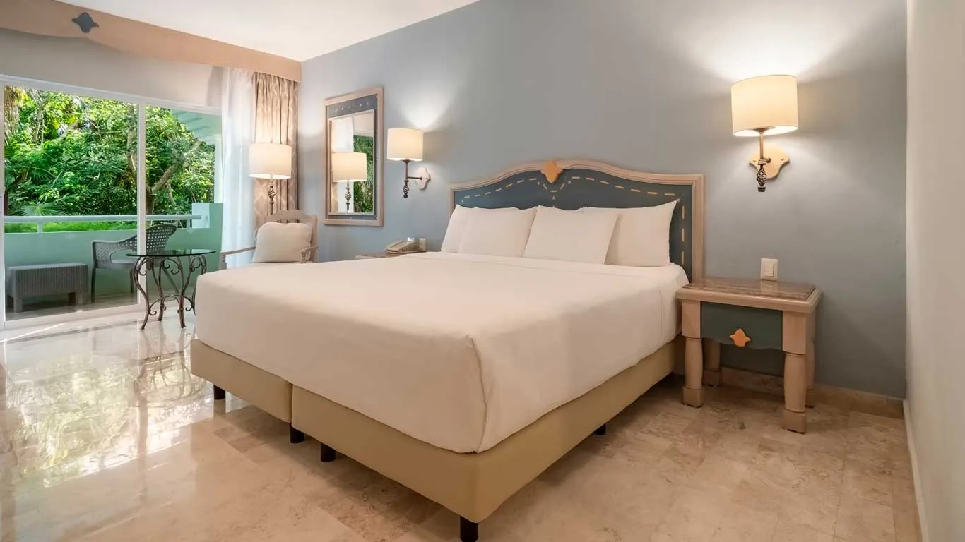 Inside the Junior Suite Near Pool at Iberostar Waves Paraíso del Mar — from the hotel's own gallery.