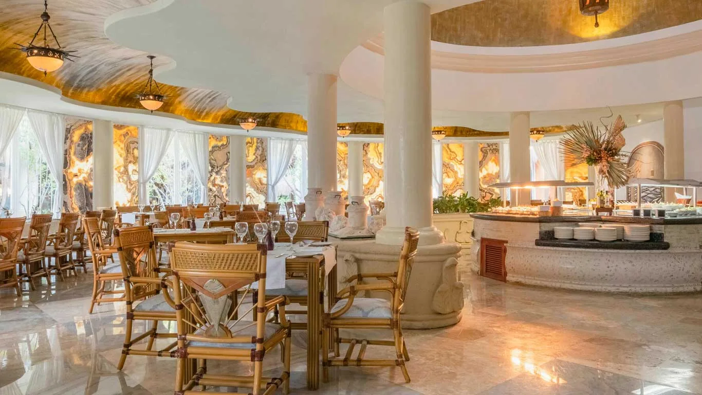 Inside the Junior Suite Ocean Front at Iberostar Waves Paraíso del Mar — from the hotel's own gallery.