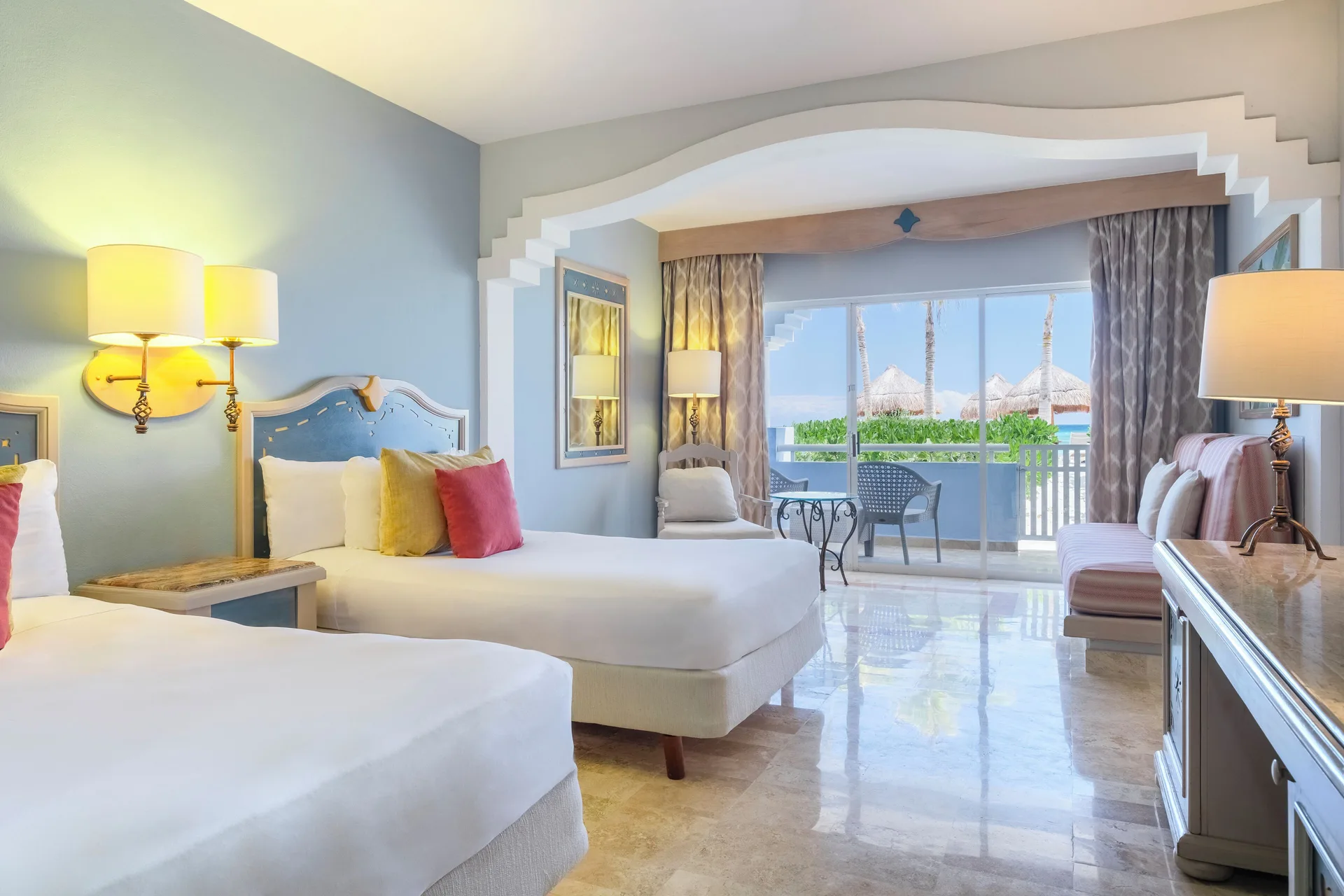 Junior Suite Oceanfront with two beds and balcony at Iberostar Waves Paraíso del Mar.