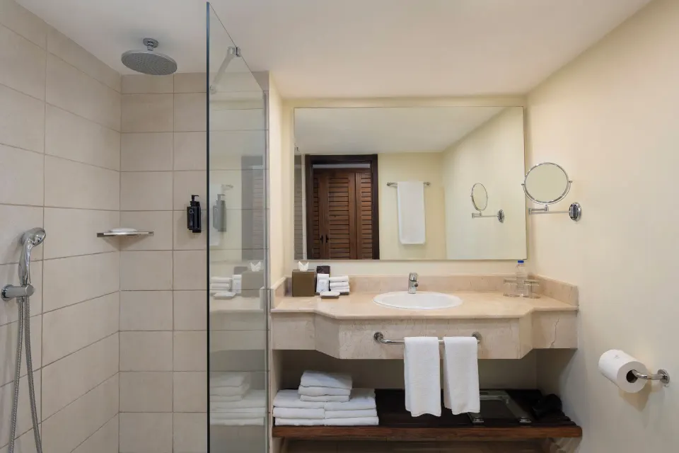 Junior Suite Premium Tropical View bathroom at Impressive Premium Punta Cana.