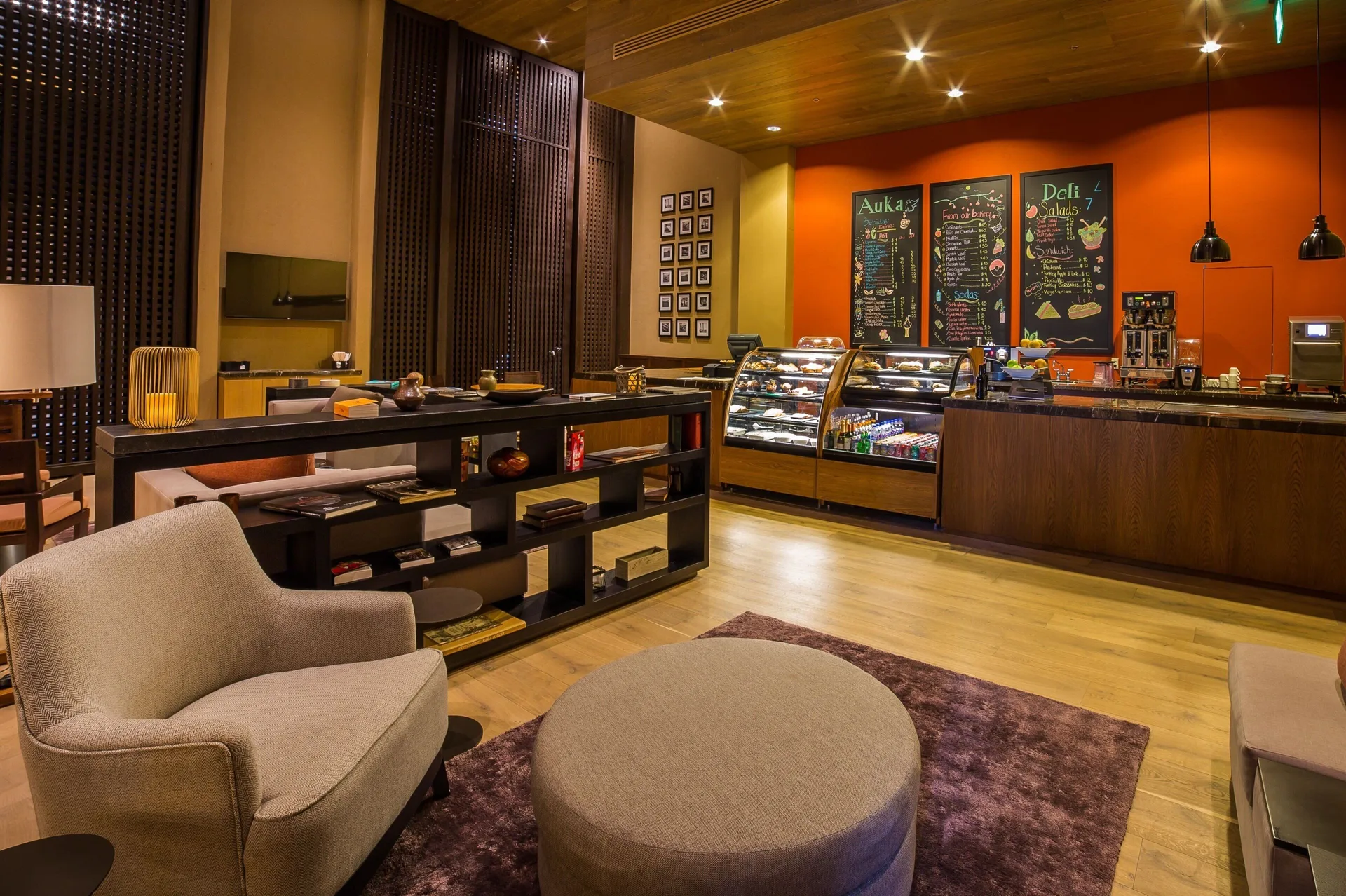Auka Deli seating and counter area at JW Marriott Los Cabos Beach Resort & Spa.