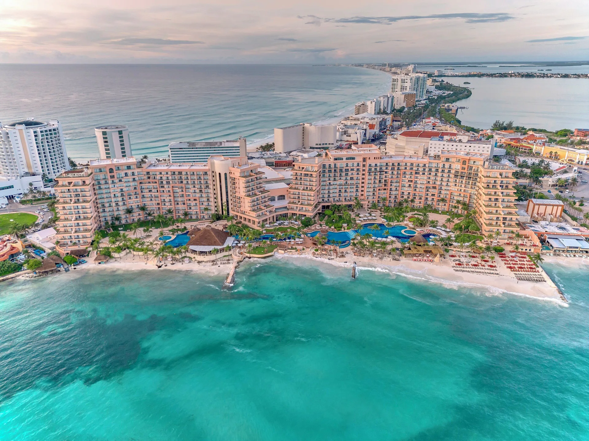 Grand Fiesta Americana Coral Beach Cancun luxury beachfront resort with spa and ocean views in Cancun's Hotel Zone.
