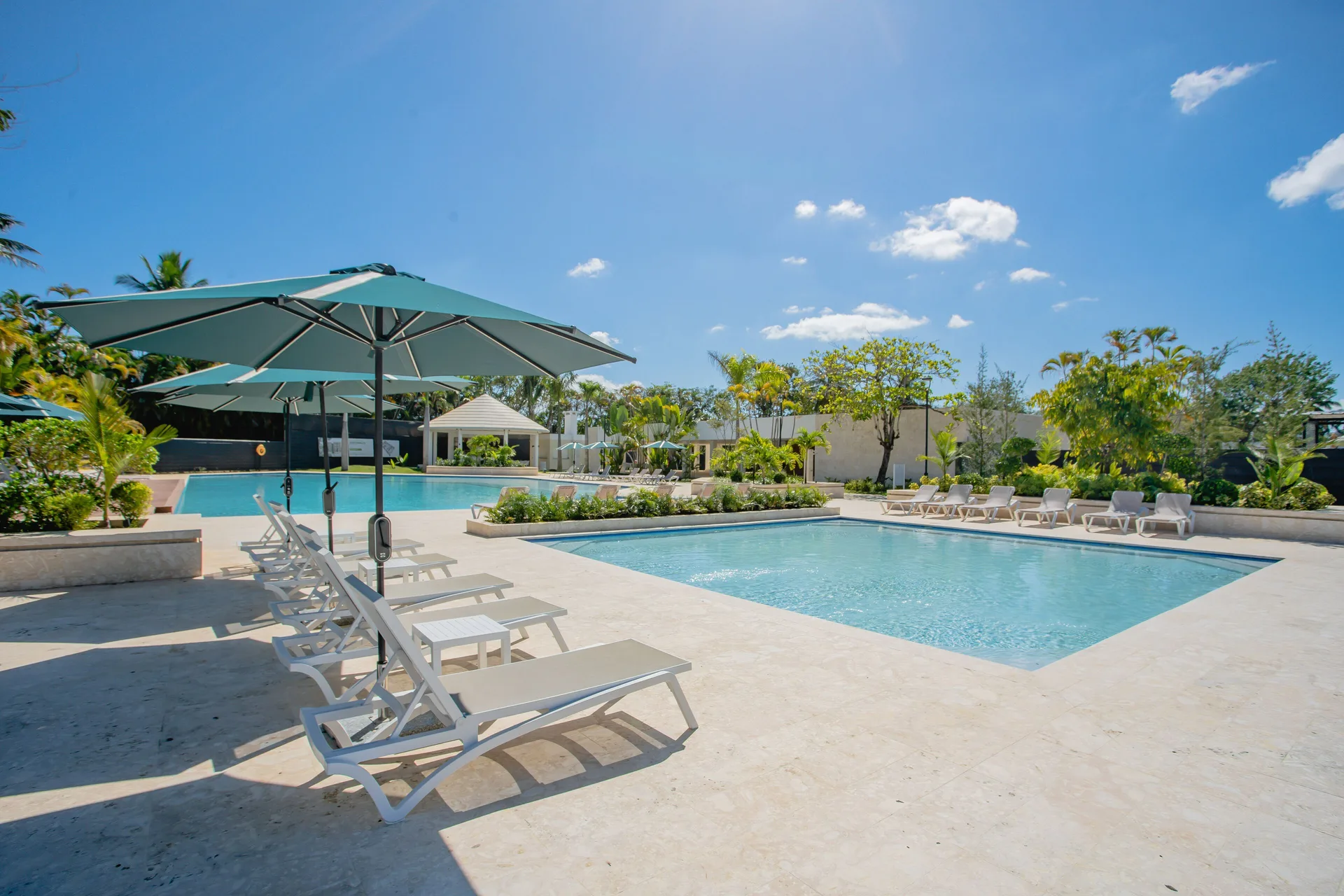 Xeliter Green One Playa Dorada golf resort residences with modern villas and resort-style pool areas