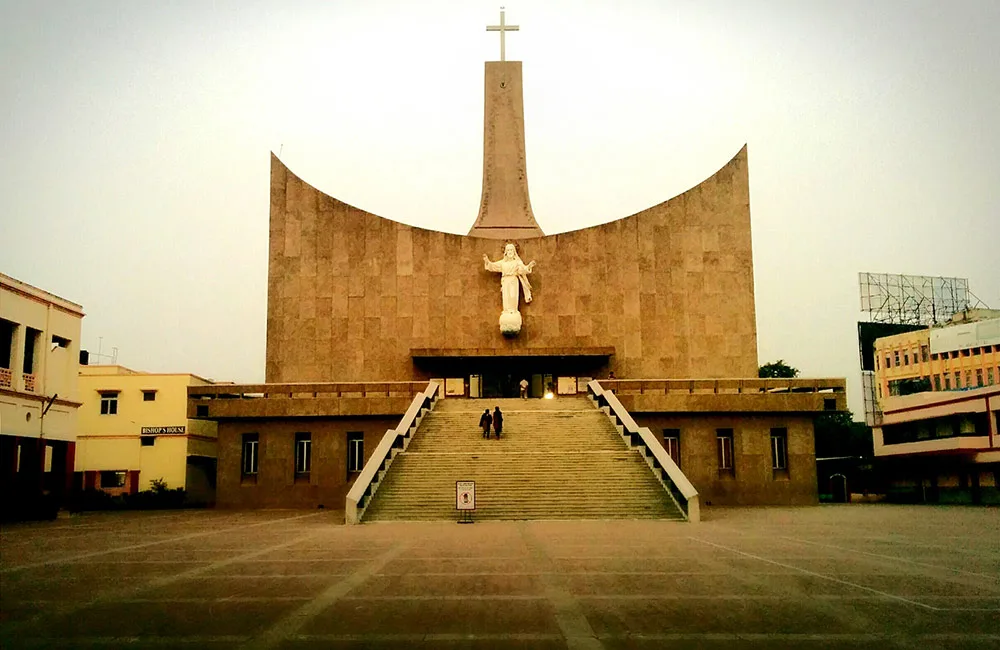 St Joseph S Cathedral 5 Min Drive