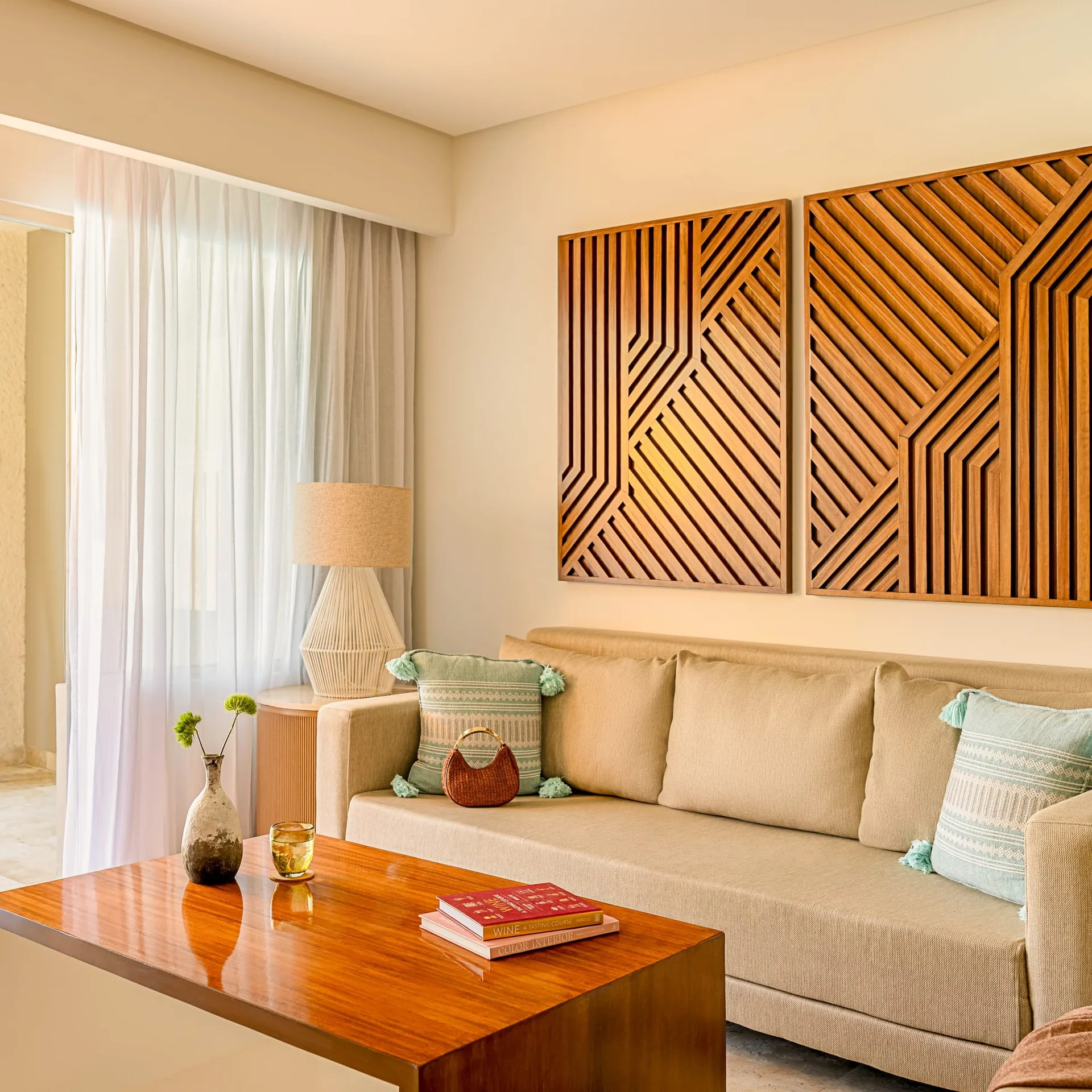 The Reserve Master Suite Swim Up Official 3