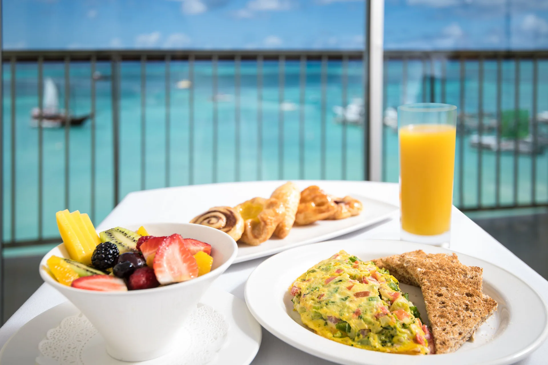 Holiday Inn Resort Aruba Beach Resort and Casino family-friendly Palm Beach resort with pools