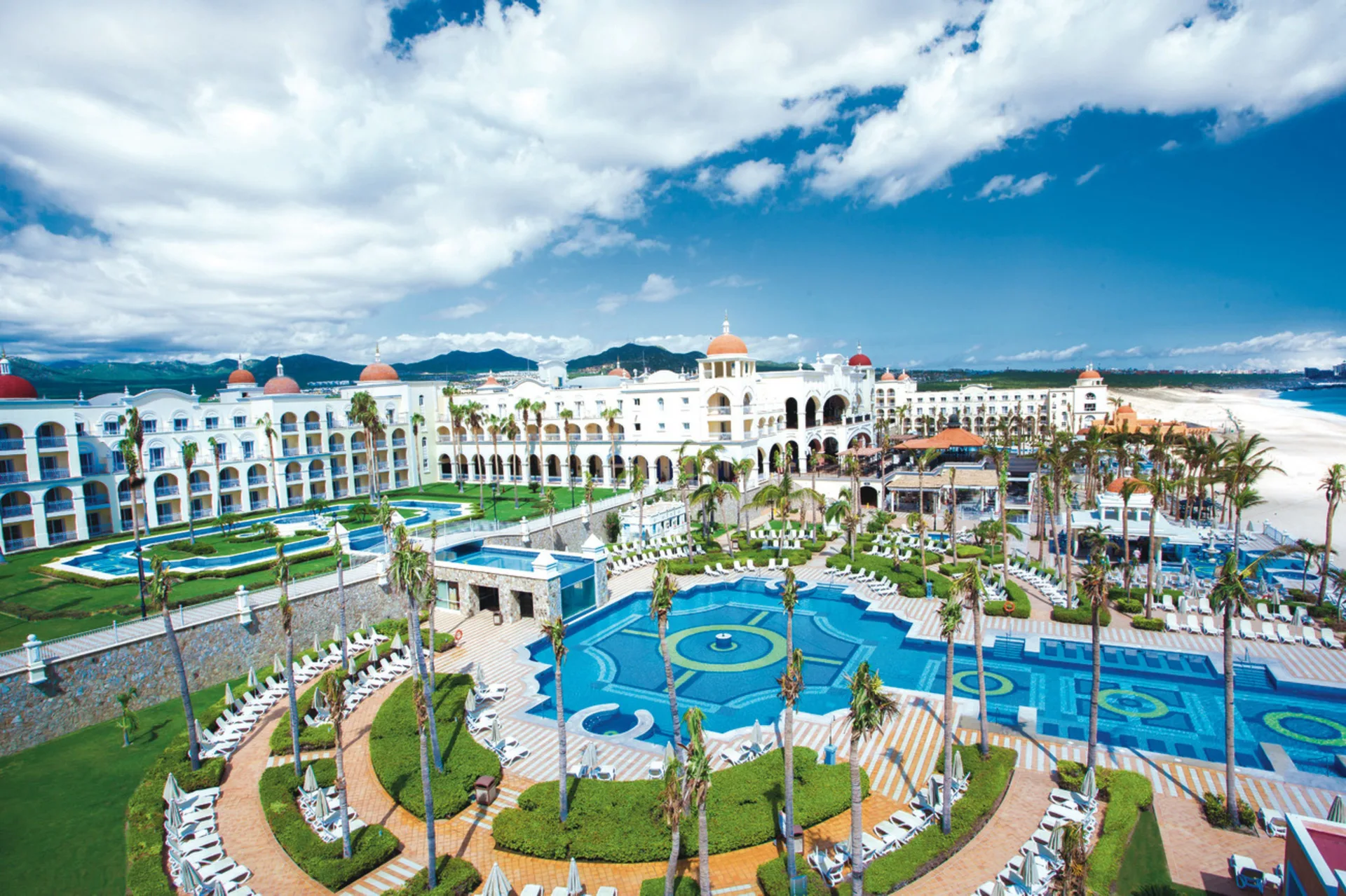 Hotel Riu Palace Cabo San Lucas all-inclusive resort with large pools, beachfront setting and lively atmosphere