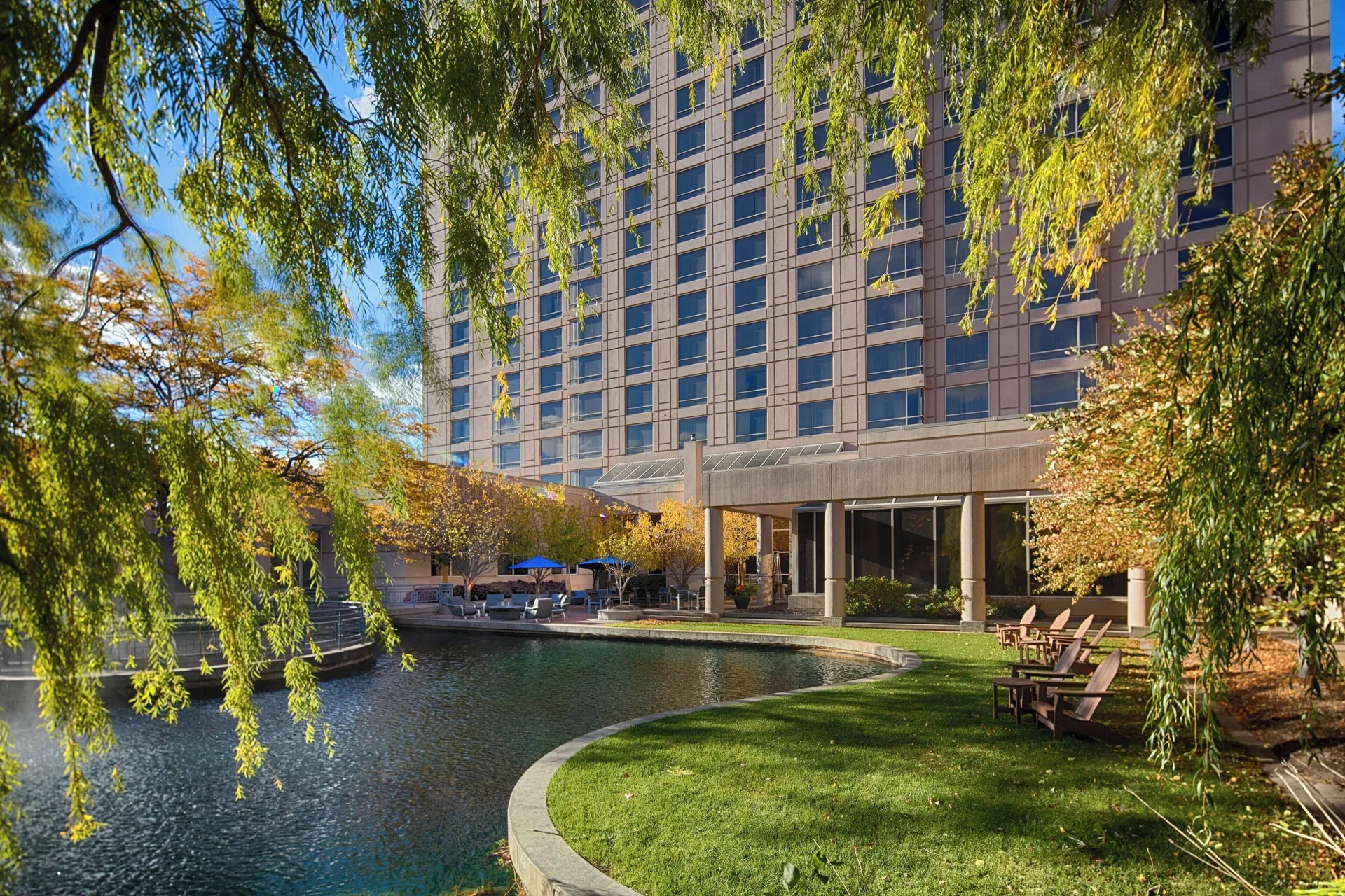 Marriott Minneapolis Southwest hotel exterior with business-friendly amenities in suburban Minnetonka location.