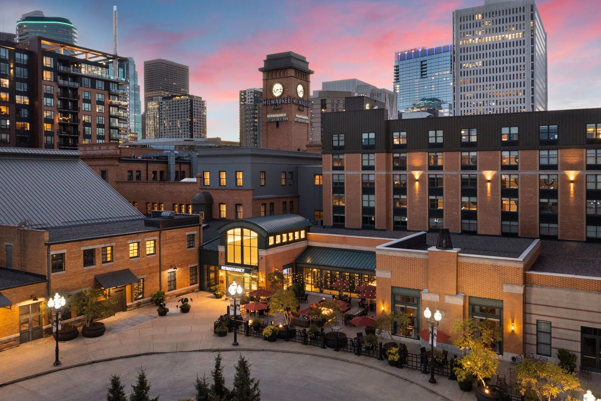 Renaissance Minneapolis Hotel, The Depot resort