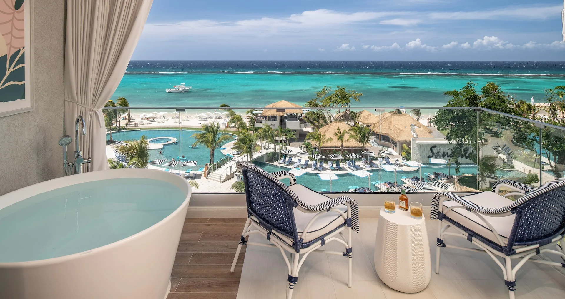 Travertine Beachfront Club Level Room W Balcony Tranquility Soaking Tub Official 1