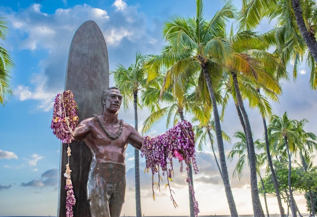 Duke Kahanamoku Statue near Shoreline Hotel Waikiki
