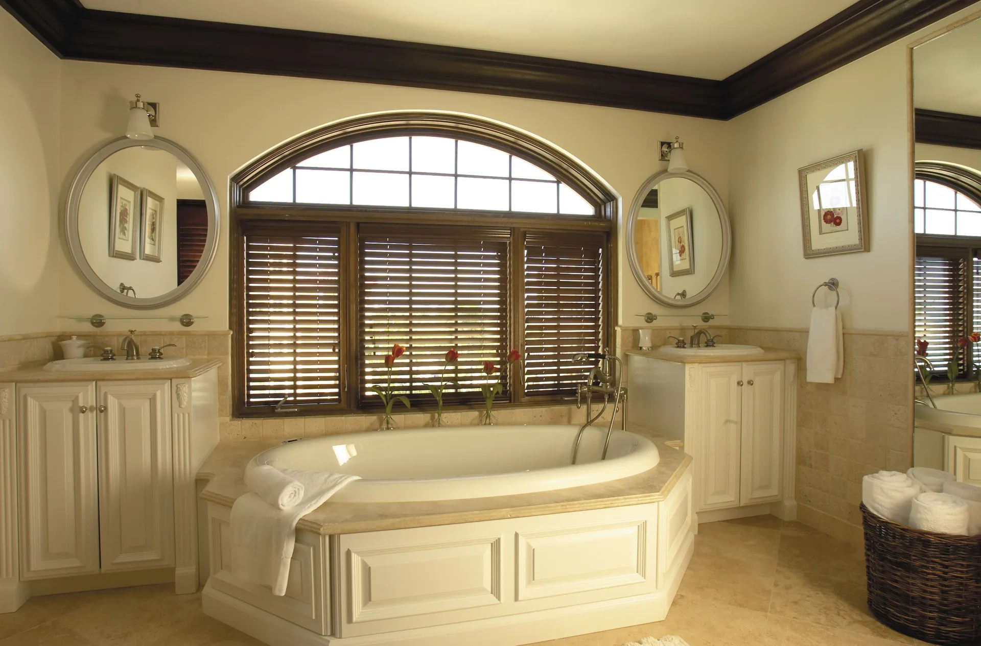 3 Bedroom Ocean View Estate bathroom with soaking tub at The Somerset on Grace Bay.