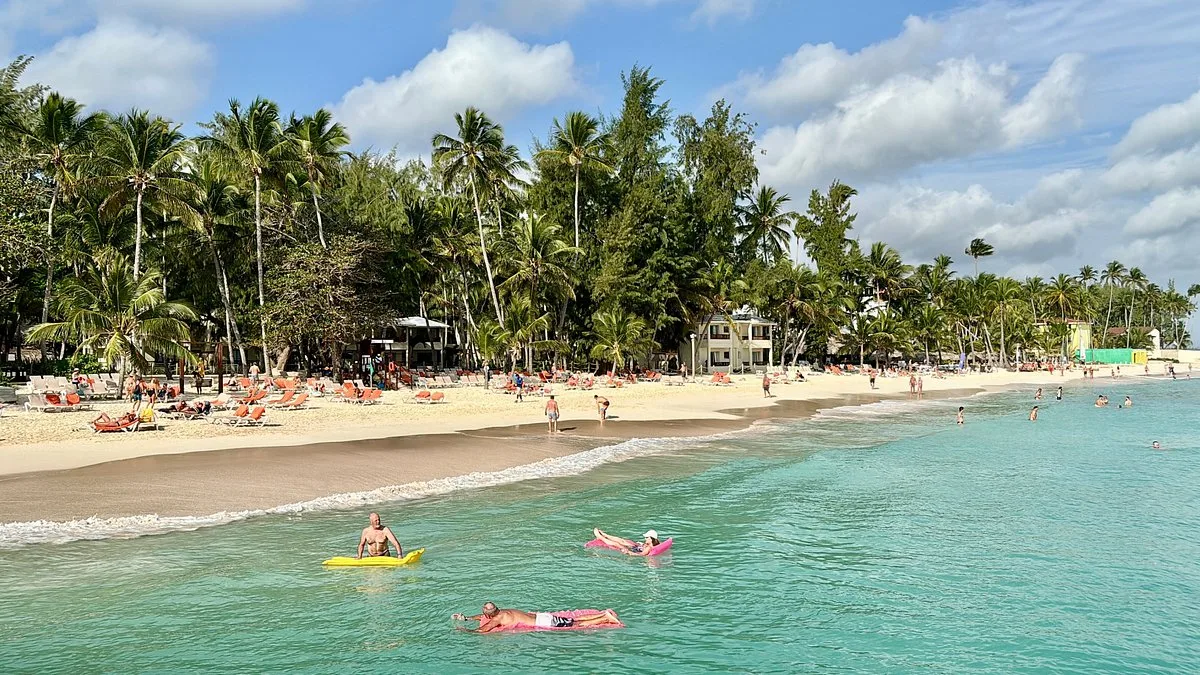 Los Corales Beach 5 Min Drive