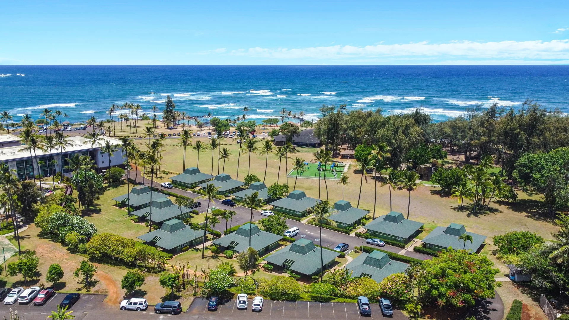 Hilton Garden Inn Kauai Wailua Bay HI east side hotel with bay views and family-friendly amenities